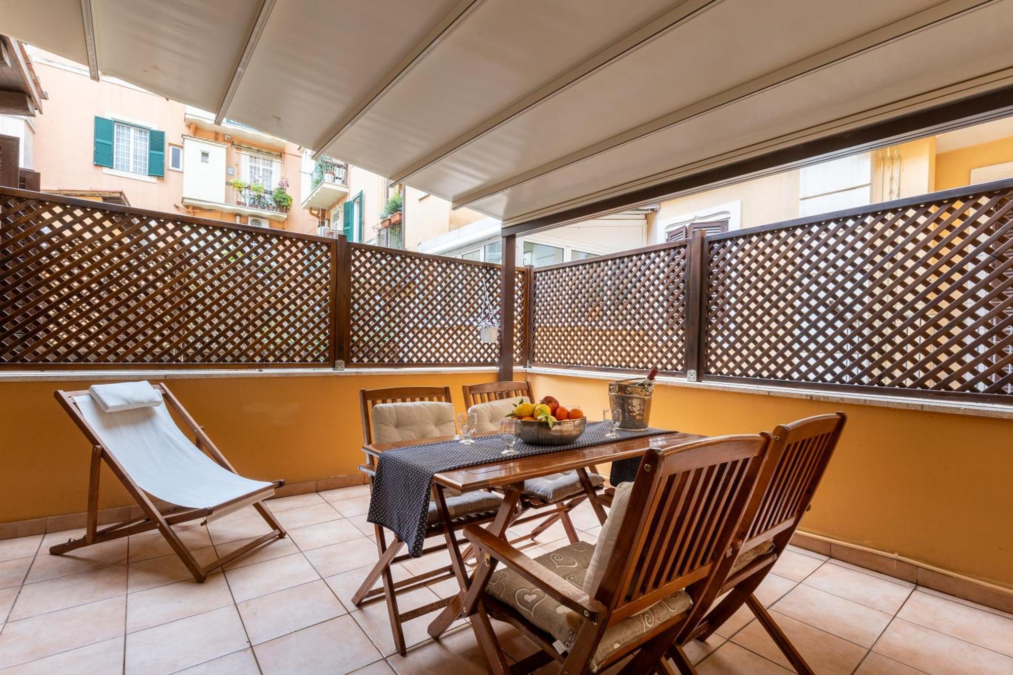 Colosseum private terrace Roma Esterno foto